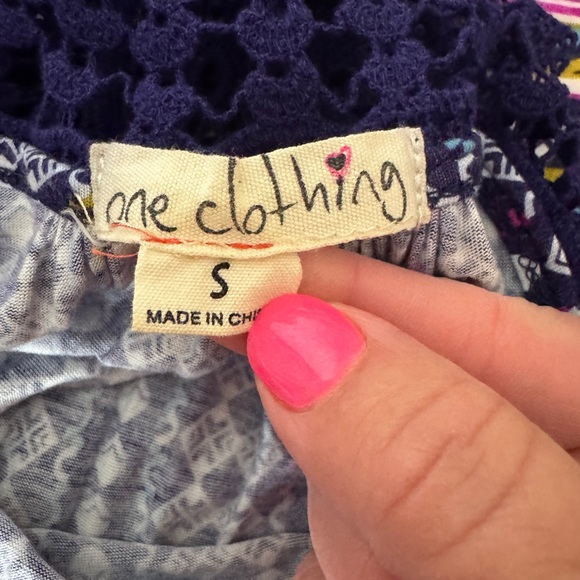 One Clothing Navy and Pink Geometric tunic size small crochet details colorful - Picture 6 of 8